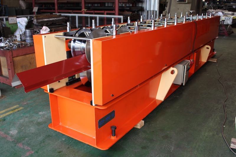 Metal Roof Ridge Cap Roll Forming Machine (Flat Ridge Roof Flashing)