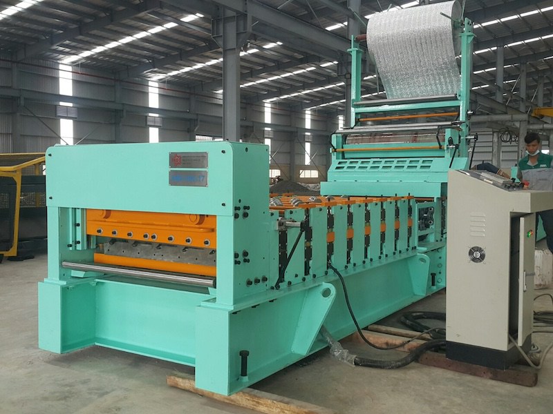 PE Foam Roof Panel Roll Forming Machine